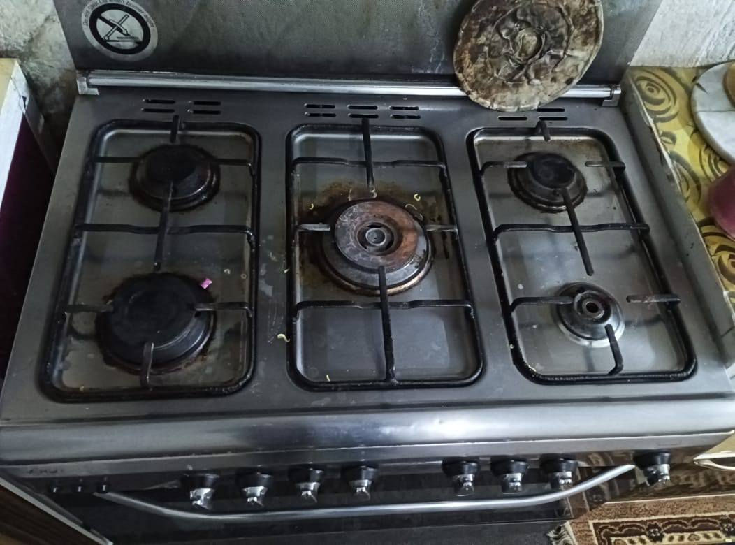 هلاَ واسهلاَ طباخك عطلان وماعندك مجال اتدزه للمصلح لگينالك حل انتَ وگاعد أبيتك اجيك
فرن
عيون
باب 
كلشي يخص الطباخ يمنه 
مـ؏ التنضيف وترتيب  

بس أتصل ؏ رقم 
***********
***********
ابو يوسف يوجد واتساب 
موجود واتساب هم
او مراسلة الصفحة
