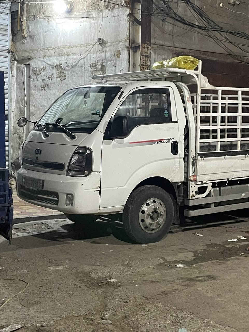 سلام عليكم فحل تك موديل2012امحدث20رقم سليمانية بسمي انكليزي تحويل ثاني
***********
حداديه اماميه خلفيه جديد 
تخم تاير خلفي لاسه جديد امامي كوموهو زوج جدد
مكينه3000مفتوح دكشن فوفون اهل المصلحه ايعرفوهة
عليهة منضومة زنون اصلي حته البلوجكتر زنون
وتحديث كله اصلي من ماصدات او بنيد ودعاميه وبراكيت دعاميه 
بيهة ويل كب امامي كوري اصلي 
تحويره14استد27خلفي 
تانكي كاز100L
تبريد ثلج
اوبيهة بعد اوي شغلات ممذكور 
مكاني بغداد شارع الكفاح ساحه الجكاير
