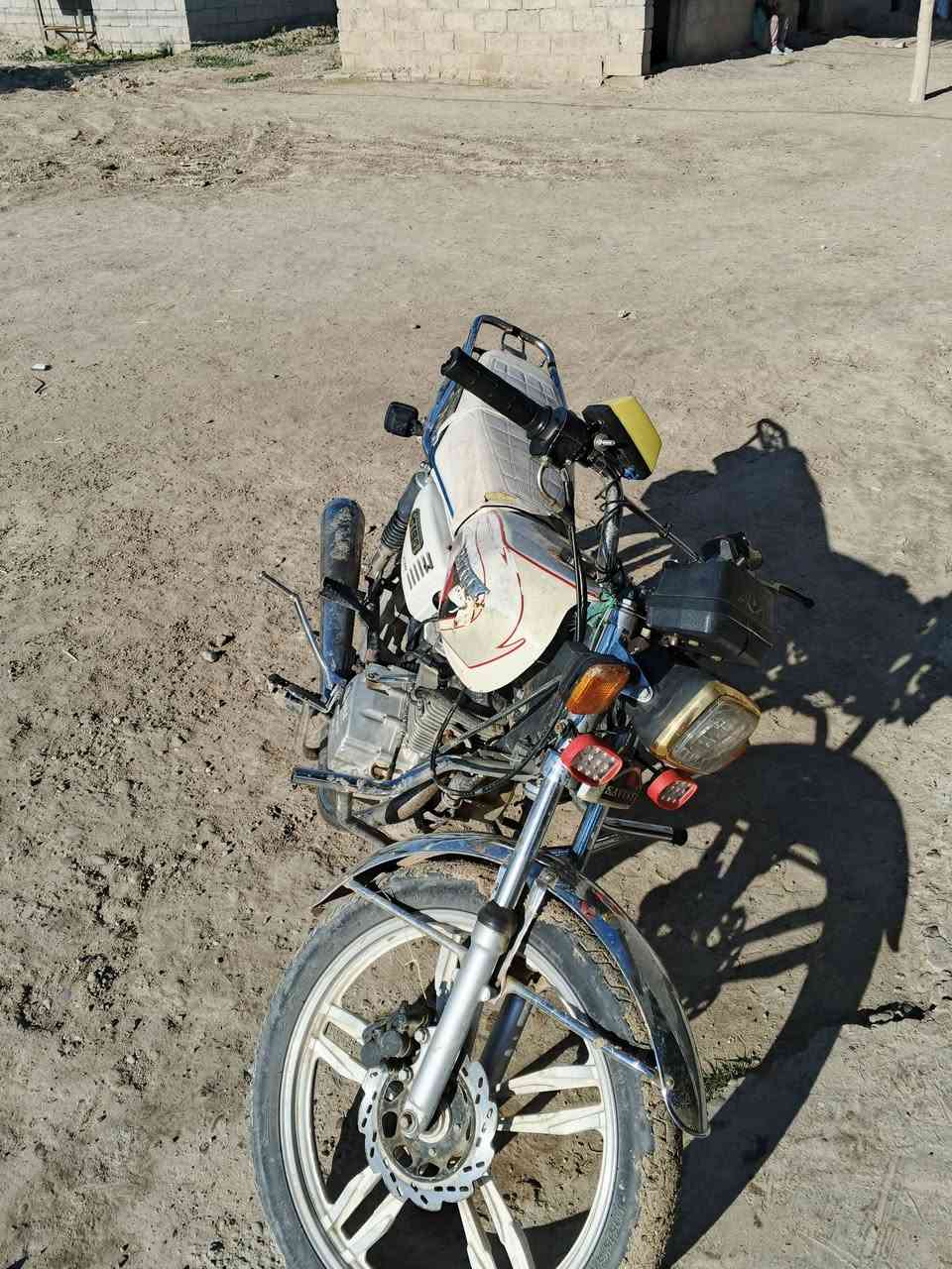 موطور ايراني للبيع موديل 20محرك 150مامفتوح  السعر 450وبي مجال الستفسار ***********
