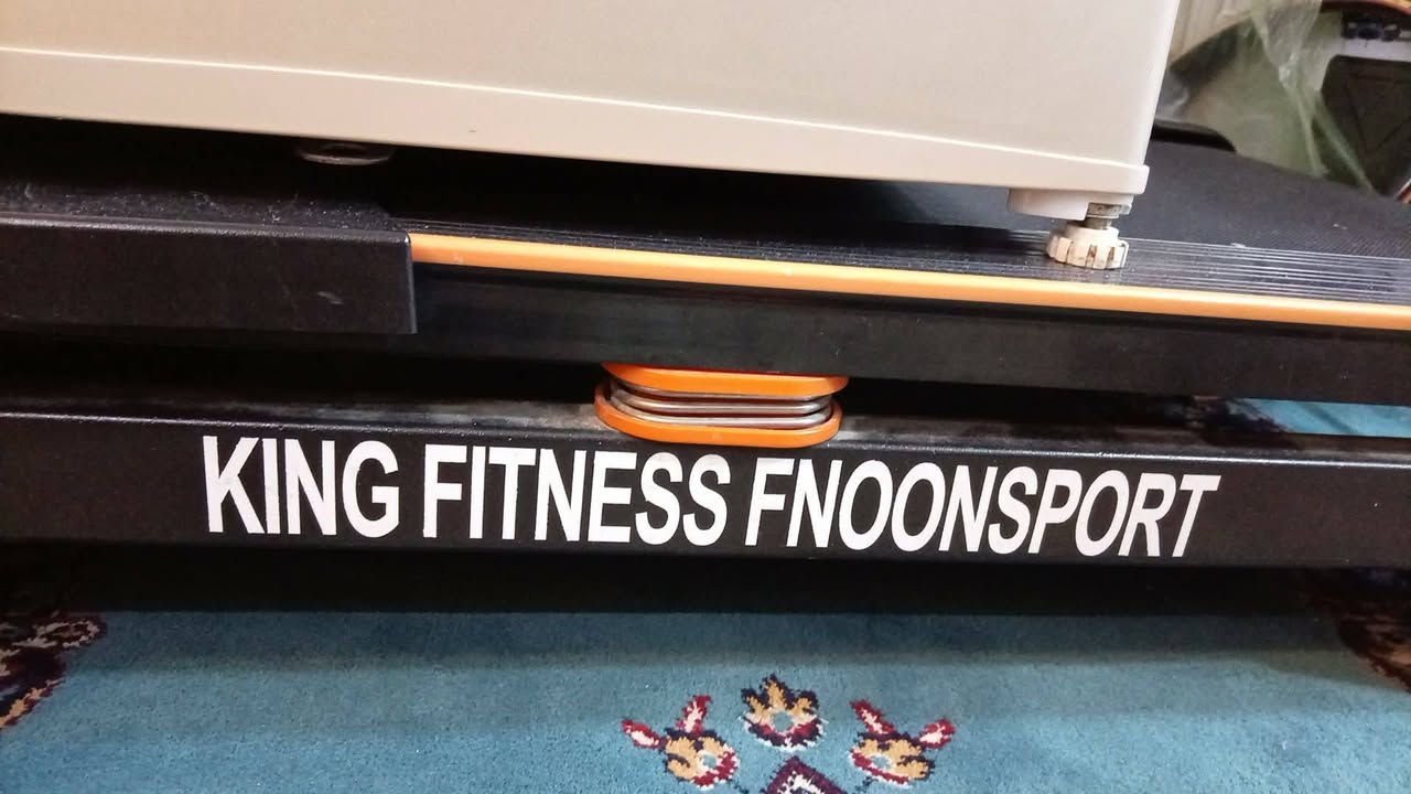 السلام عليكم نوعيه مضبوطه وقوي والله شتريته ب ٨٠٠ هسه توازيت ابيعه ب ٣٠٠ نضيف تجي تشوفه بعينك مكان حي جهاد الماركة: كينج فيتنس (KING FITNESS).
للبيع جهاز جري (Treadmill) من ماركة KING FITNESS المعروفة بتطويرها لشركة فنون سبورت. الجهاز قوي وعملي ومناسب جداً للاستخدام المنزلي.


**إذا كنت صاحب هذا الإعلان وتريد حذفه لأي سبب، رجاءا أرسل رسالة إلى الدعم الفني**