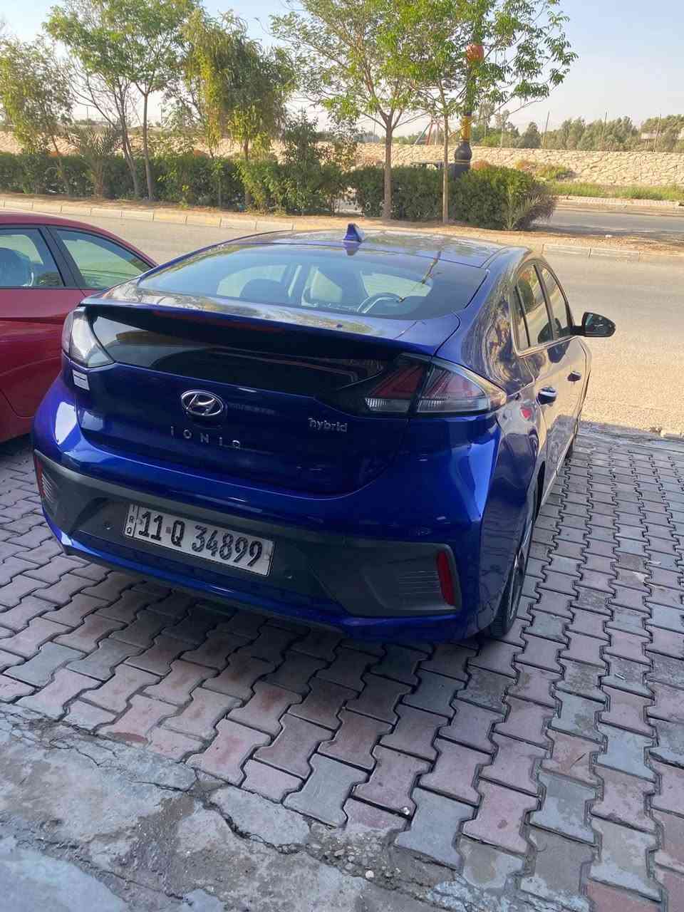 السلام. عليكم هونداي ايونك موديل 2022 السياره اعلى فئة مواصفات  ضررها موضح بل سونار  رقم بغداد باسمي 
تبريد قطعتين 
شاشه كبيره 
بصمه 
اشاير بل مري 
هاند بريك بصمه
مري قلاب 
داخل جلد 
كرسي. كهرباء 
تدفئه وتبريد كراسي 
ويل الجبير. رياضي 
 سترين حرف. دي 
فتحه. 
رادار قياده 
ورادارات جانبيه وبعد بيها مواصفات. 1/1 
138 وبيها مجال 
***********
