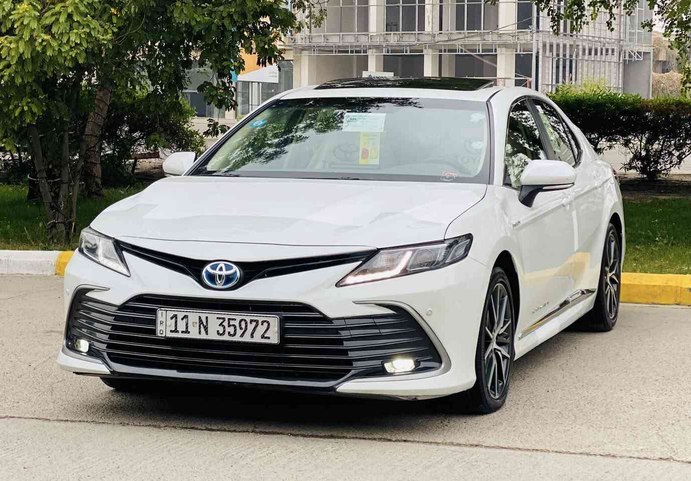 السلام عليكم 
بعد التحية والتقدير 

كامري 2024 خليجي عبداللطيف جميل هايبرد + بانزين GLE كفالة عامة صبغ بارد رصعات شخوط تبديل محرك كير صدر كفالة شرط السونار ماشية 32 رقم بغداد بااسمي كتلوكات كاعيات والعدة موجودات 

المواصفات
‏ GLE 
محرك 2500 
بصمة تشغيل
فتحة
شاشة
كامرة
كرسي السايق كهرباء 
بردة كهرباء 
حساسات امامي خلفي 
هاند بريك بصمة
3 انظمة قيادة 
الايكو والسبورت والنورمل 
مصابيح امامية زنون 
شاحن لاسلكي 
اوتو هولد 
ايڤي مود 
اشارة بلمري 
وباقي المواصفات المعروفة 
السعر 247 وبيها مجال بسيط
مكاني بغداد العامرية
*********** 
تحياتي
