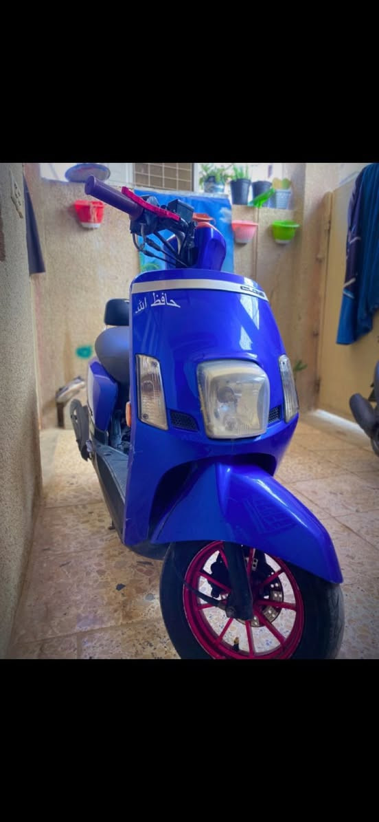 بوليس مصطره للبيع بيه تزويد خير من الله السعر 1150وبيه مجال متواجد ***********
