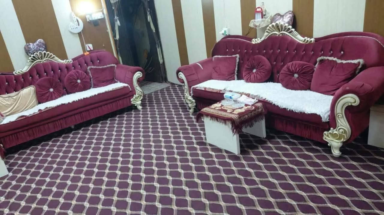 200فقط 
تخم ملكي 5 قطع متوفر الان لدى مجمع السيد عمار للأثاث ألعنوان تكريت مجاور المحكمة القديمة وكاتب عدل للأستفسار***********
