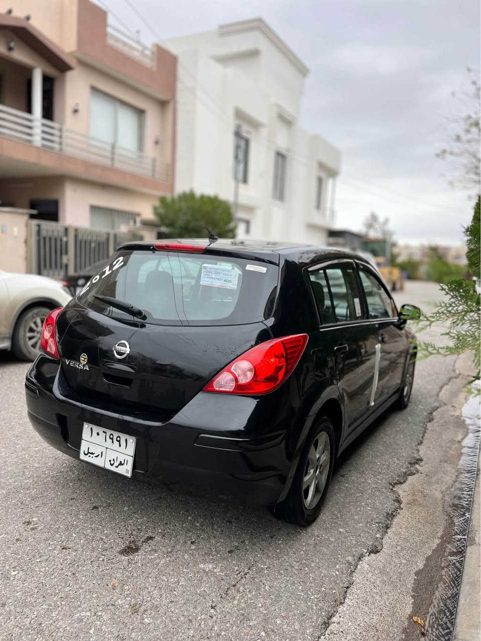 نیسان ڤێرسا مودیل ٢٠١٢ 
گێر و مەکینەو تەبرید بەشەرت
سەیارەکە ٣ پارچەو نیوی بۆیاخە
جەمپەکی خەفیفی پێشی هەیە
بەس بەدەنەی گرتیە 
بەناو کردن بەشەرت
سەیارەکە دینار مەسروفی تێدا نیە
هەموو گیانی بەشەرت
٤تایەی تازەیە
زۆر توندو تۆڵە

سعری ٧٨$ وەرەقە
*********** واتساب 
*********** واتساب 
شوێن هەولێر أربيل, العراق
