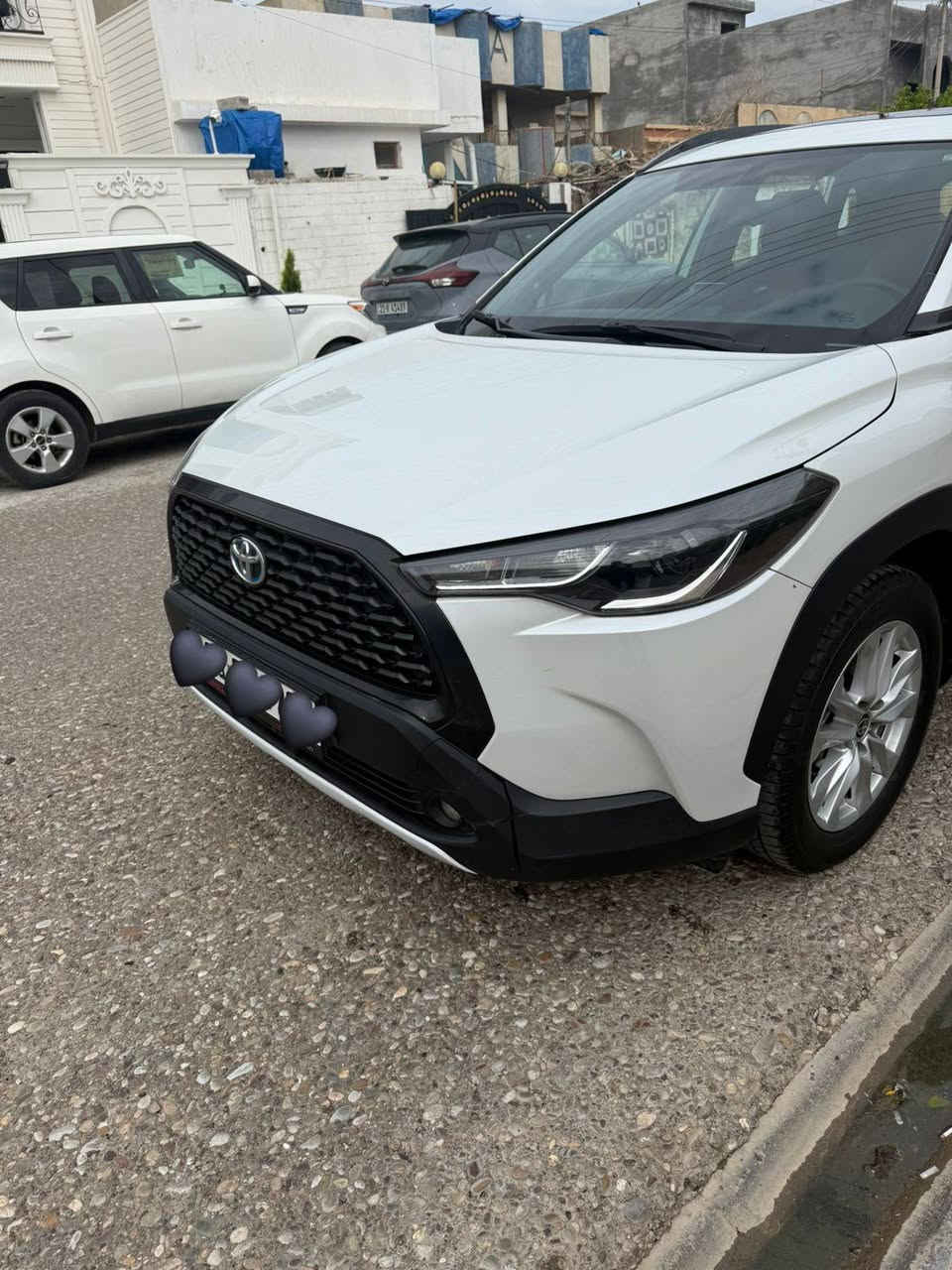 بيع سريع .
تويوتا كروز ياباني فول . 
موديل .2024 .رقم سليمانية سنوية فحص 
هزة جديد . سنوية باسمي شرط تحويل
مواصفات . بصمة .سلايت فول
سيارة كلين بدون اي ضرر .كلش نظيفة.
السعر .215 $ مجال .
موبايل .***********
عنوان .كركوك .قادسية ...
