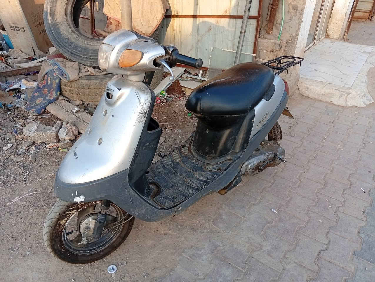 السلام عليكم دراجه يوماها بطه للبيع مامفتوحه ابد دراجه مكينتها ناعمه وحلوه دكة هندر تخم تاير جديد السعر 175 وبيها مجال للشراي بخدمته للاتصال : ***********
