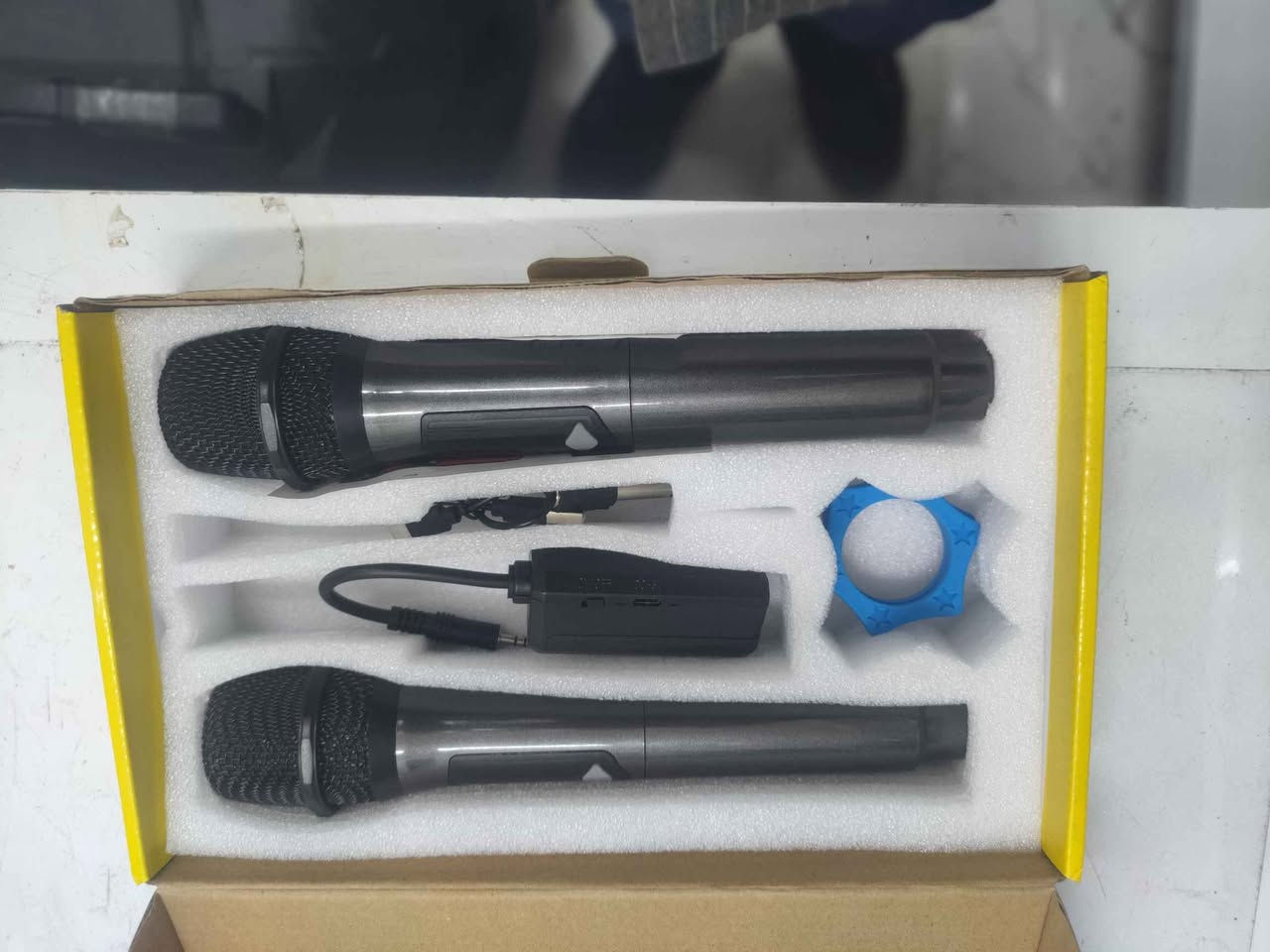 مايكات وايرلس محمول شحن تايب C جديد مجموع 3 سيت اثنان ثنائي والاخير رباعي المايك
يحتوي على جهاز استقبال وارسال شحن بطاريات ليثيوم جديد السعر .
الثنائي المايك 35 الف السيت الواحد
رباعي المايك يحتوي على جهاز استقبال ارسال إشارة شاحن واير توصيل مايك بالإضافة إلى أربع مايك السعر 50 الف أي استفسار المراسلة على الخاص او الاتصال على الرقم .
***********
يتوفر خدمة توصيل كركوك, العراق
