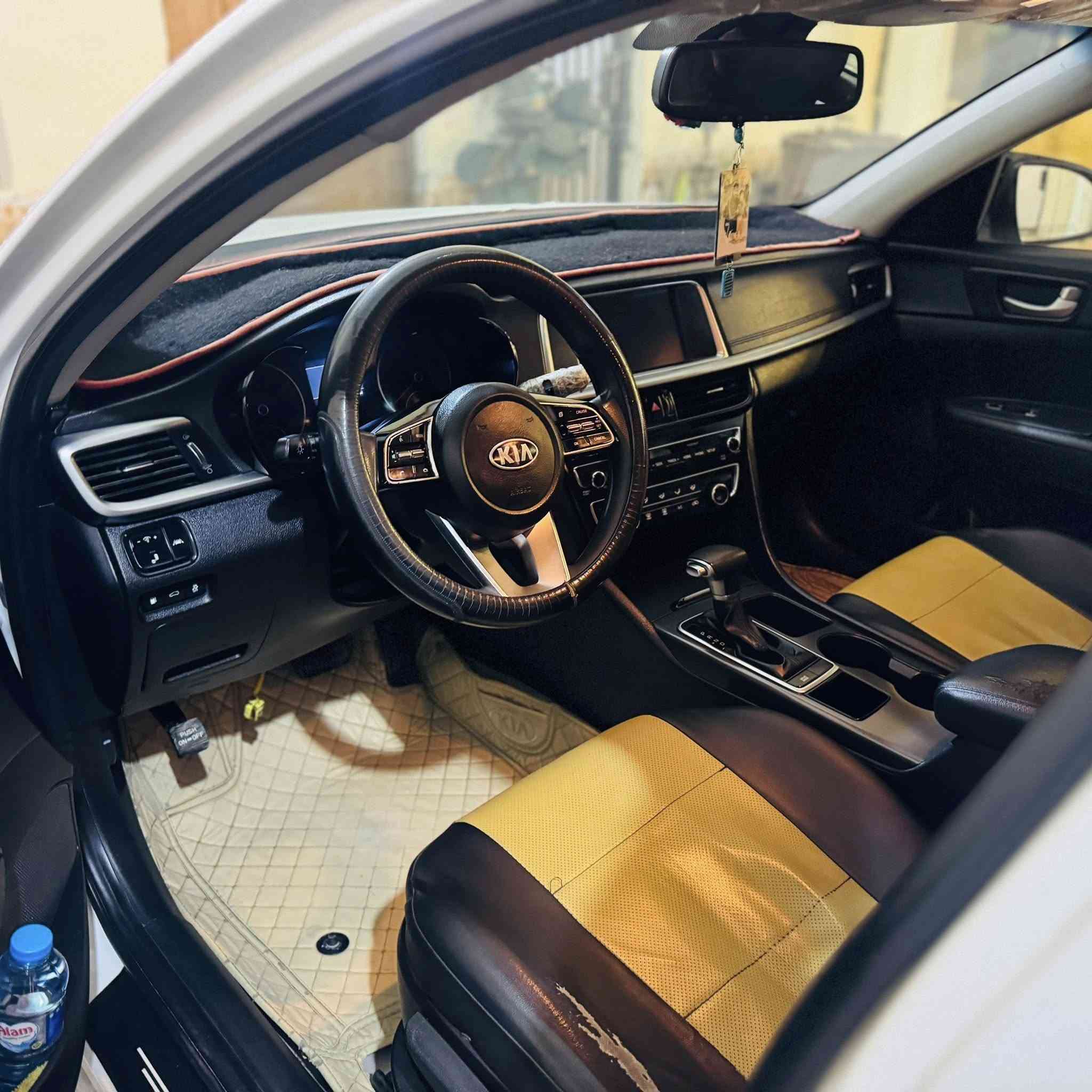 سلام عليكم  

سياره كيا اوبتيما ￼مديل 2020 سياره حلو نضيفه 
ماعده جاملق والبنيد المامي 
سياره جهازه من كلشي تبريد حداده تخم تيارات كله جديد 
سياره موصفاته حلوه محركه 2400 ￼Gi  
‏￼
السعر 145 وبيه مجال 
العنوان البصره كرمه علي 
***********
