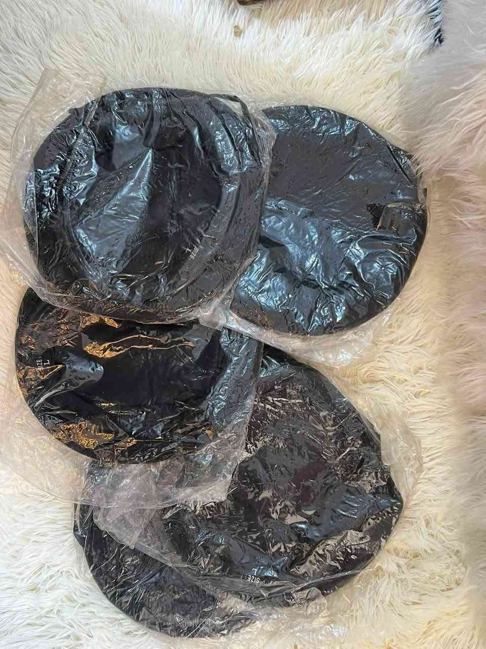 سلام عليكم 

بيريات مال تسليم عدد ( 11) لون اسود 
حماله ام فور  15 الف 
حبل جبلي 15 الف 
جنطه الخاكيه مال باله. 10 تالالف 
الجنطه البنفسجي باله 10 تالالف 
شماغ 15 الف
بسطال باله مستخدم 25 الف لون اسود مابي ضرر
بدله عكروكي Xl مستخدمه وتلبس وزن (80 )وفوك  30 الف
قمصله باله 20 الف 
القمصله الخاولي الأمريكي 75 الف مستخدمه شي قليل 
كاسكيتات ع خمستالاف 
الاحزامات  ع 10 الأصلي باله 
ساعه نقص باتري ع 10 
بدله فانيله بيها ضرر مشكوكه شي قليل 50 الف تلبس اكس لارج
البدله الغنامي تلبس اكس لارج ع 15 الف 
الحذاء باله 25 الف. بس ثكيل شويه 
تشيرتات مال الجهاز ع خمسه 
درع 90 الف
خوذه قياس تلبس M 75 الف 
حبل ع خمستالاف 
مكاني بغداد 
***********
