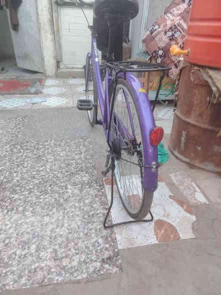 شباب بيسكل البيع موديل25 بيسكل نضيف مدكره الكدامه ضيع سعر البيسكل قفل قفل قفل ب75لحد يدخلي ابو 70او غيره ما ابيع بغير اضه سعر مكاني حي المعلمين القديم واستاب متواجد 0772 161 7944
