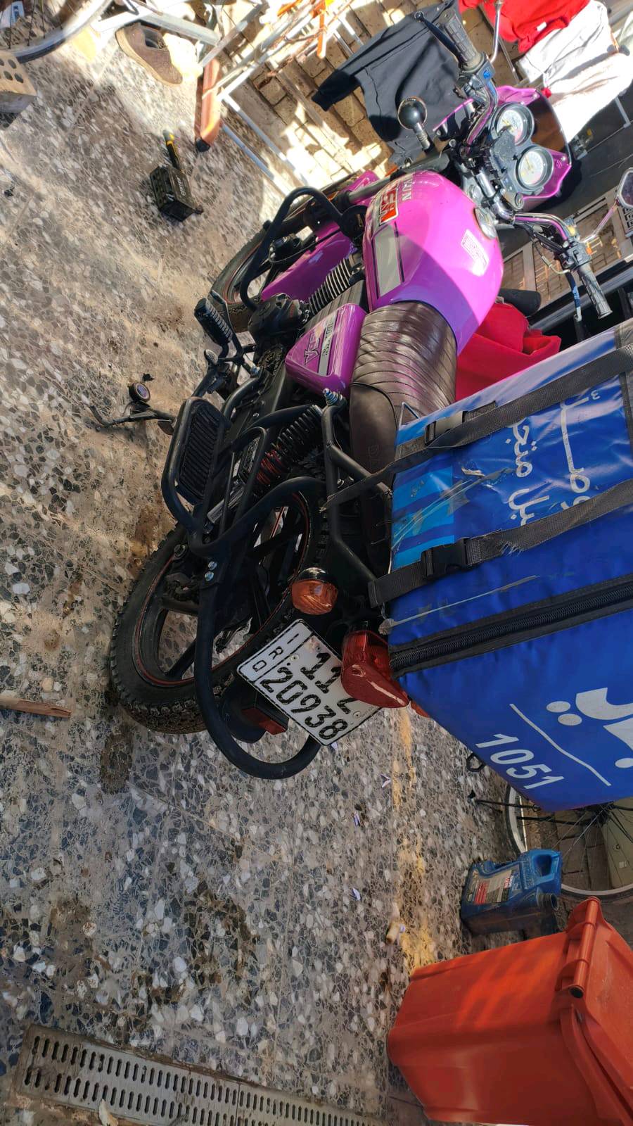 السلام عليكم دراجه دايون للبيع موديل 2023طالعه بل 2024 مكينه مكفوله مكينه 200 مرقمه باسمي رقمه بغداد  تحويل ثاني يوم مكاني بغداد العبيدي سعره 2400وبيه مجال ***********