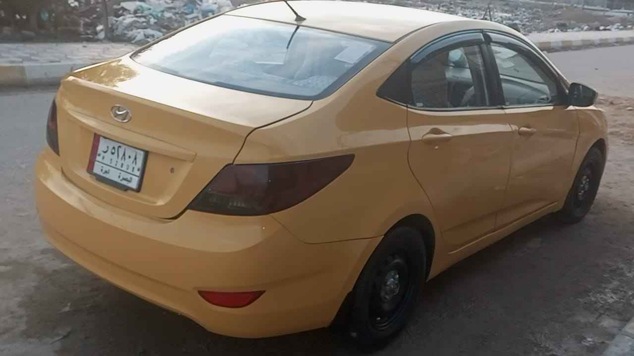 اكسنت موديل 2013 بأسمي سنوية لغاية 2028 مصفره هيئة وغرامات رقم بصرة 
مواصفات
إشارة بالمرايا
شاشة 
كامرة 
تبريد تدفئة شغال 
خليجي 
اصل اللون ابيض 
محرك وكير وكهربائيات وتخم تاير جاهزه للأخير 
السعر ٧٣ 
ترهم مراوس بسياره خصوصي 
مكان السيارة ناصريه 
رقم الهاتف : *********** ناصرية, ذي قار
