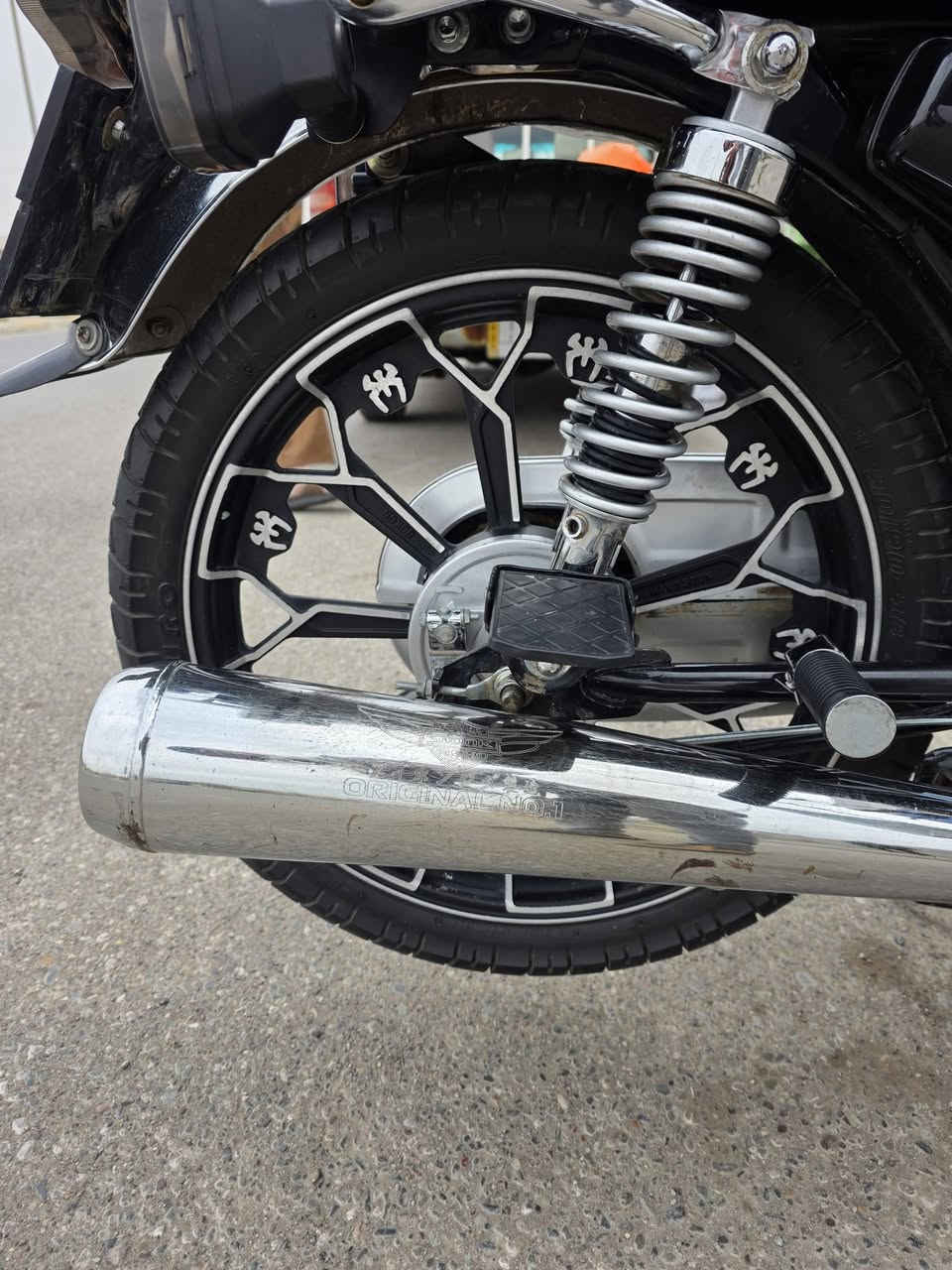 سلام عليكم نامي خمسه كير محرك ٢٠٠
عنبار كلج نضافه فول ونشاط فول كل عيب مابي موديل٢٥ 
عيب واحد شاشه بلاتوث  كله يشتغل بس كلوب الشاشه مايشتغل ٧٠٠ وبي مجال قليل مكاني كركوك طريق بغداد 
***********
