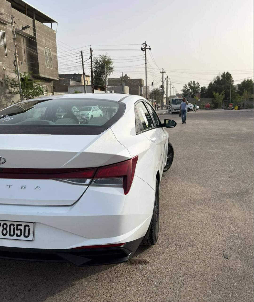 هوانداي الانتره موديل 2022 خليجي سياره بيه بس دحجه خفيفه بجاملق الخلفي والباب شويه
سياره ماشيه 98 رقم اربيل تريد تحويل وكاله بخدمتك محرك 1600 استفسار *********** 
تفضل وبخدمتك البصرة, العراق
