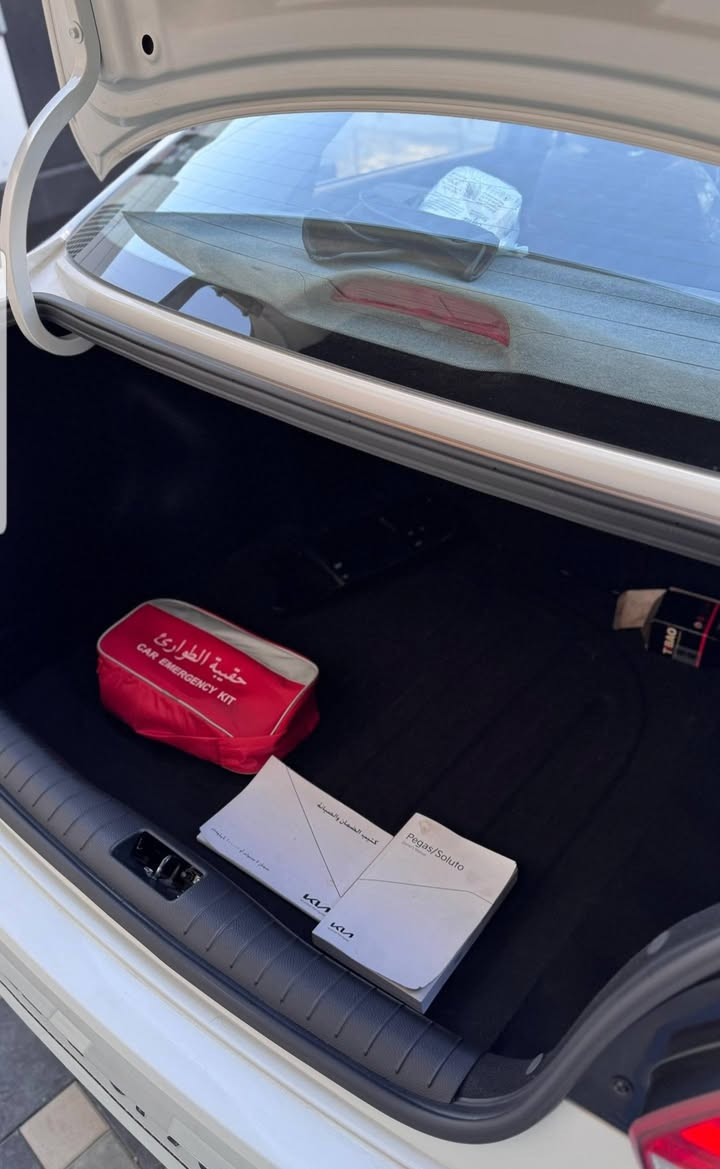 تحية طيبة .. كيا بيكاس 2024 ضمان شركة اكدال ماشية 5700 فقط مكفولة من كلشي فقط بيها اثر حالوب قليل جدا سعرها 122 ورقة  قفل مكانها بغداد المنصور ***********
