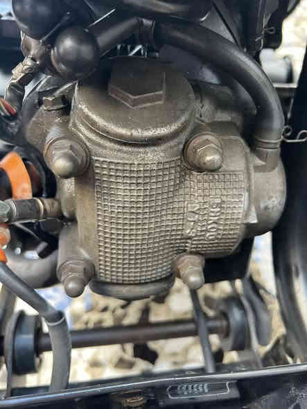 ماكس عدله للبيع صارله اقل من شهر نازله من رمبه اتريد تفحص المكينه روح العراق كله افحص دراجة مرتبه ونظيفه وملحة والويل مالته الاصلي موجود  شوفت عينك النظافة نقصه بس اضويه اماميه محاطله اما الباقي كله كفاله عامه ونزله من معرض واحد ضلال مكاني بغداد رقم تلفون*********** السعر/مليون200وبيه مجال
