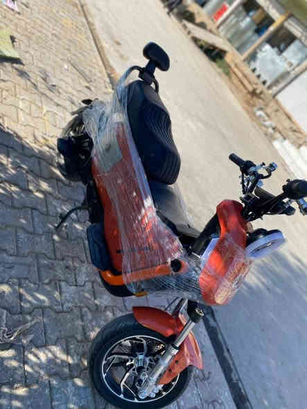 دراجه شحن مستخدم سبَوع طك كرتون
بطاريه 5 ويل كروم تايرات حجم كبير سرعه 75 حقيقي  عدد سرع 4 سعرها 750 بيه مجال او مراوس ويه ايراني *********** مكاني كركوك حي الواسطي مو شراي وميعرف بيهن لا يكسر بيه رجاء
