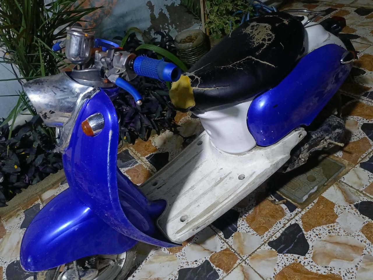 ماطور عبد الحليم للبيع  عيب هندر يخرط فقط  ***********
