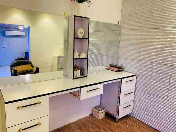 ميز حلاقة من أعمالي 
ان شاء الله ينال إعجابكم 
للستفسار اتصل ***********
العنوان كوت دور العمال
