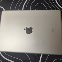 ايباد 9 مستعمل ذاكره 64 كارتونه كامل ملحقات ما مبدل بي شي  گفر شفاف وي...