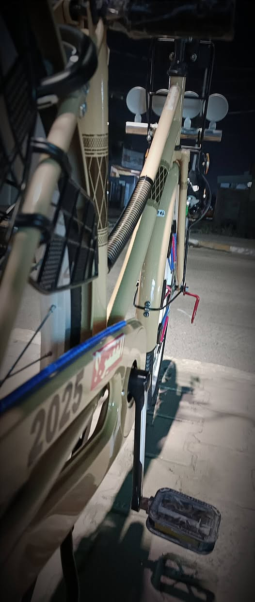 السلام عليكم
بايسكل حجم 26،لون صحراوي مديل الباسكل(2024)نضيف شخطه مابي الباسكل معروض للبيع معه الغراض مثل ماموجود بل صوره /180/الف بي مجال لتواصل معنى واتساب (***********)العنوان كربلاء حي العامل يم أزياء الوائلي (ᗒᗩᗕ) *_*
