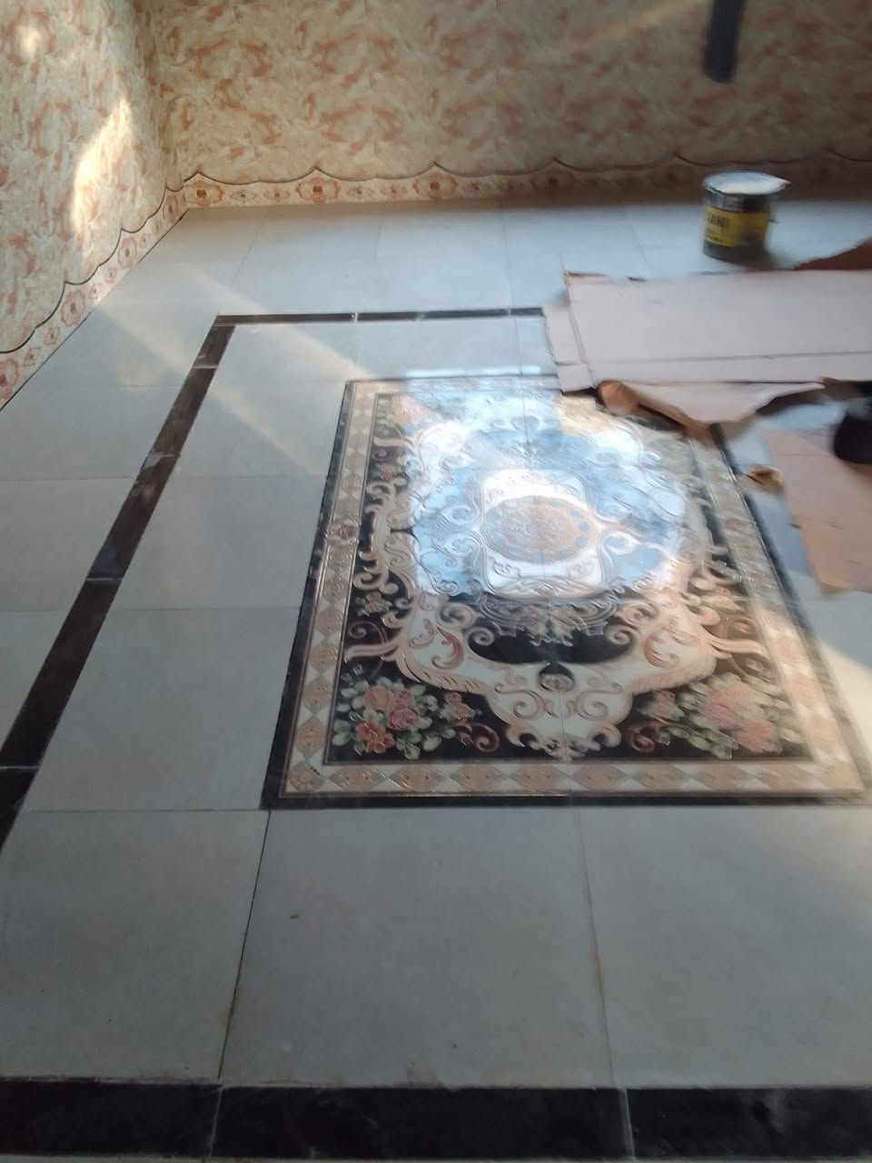 من رخصة صاحب الكروب خلفة الواح بورسلين جداري وارضيات وتصفير لبخ جداري للسيراميك والالواح بورسلين وتصفير صب للارضيات بورسلين عمل درجه اولى من كربلاء وعمل سيراميك ارضيات وجداري مباشر بالاسمنة خلفة درجة اولى رقم هاتفي ***********
