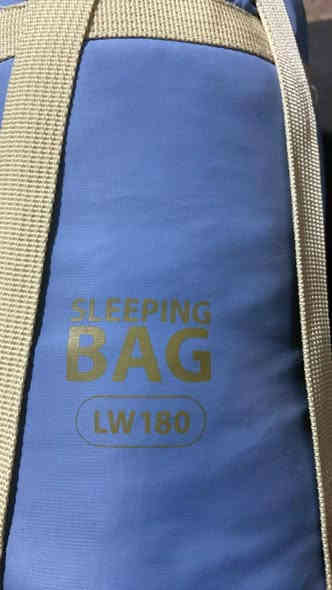 سليب باك  شتوي ماركة نايجر هايك مال تسلق وزنه ٦٧٠ غرام ريش بط .بسعر ٣٥ الف  يتحمل  درجة حراره _3  سيليزي   رقم واتساب ***********
