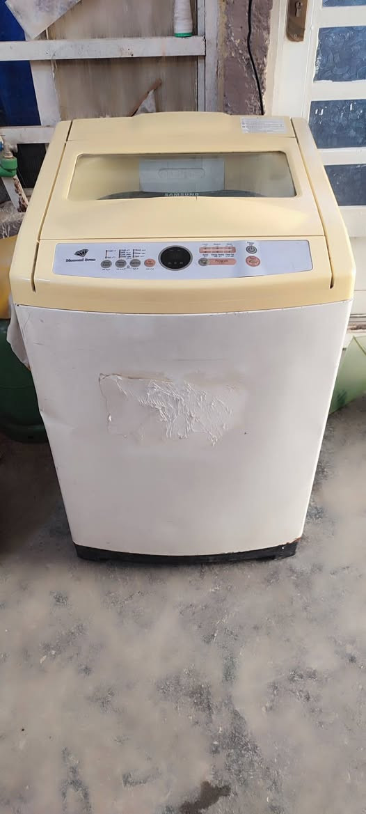 غساله للبيع سامسونج باب الاول 10 كيلو شغاله شرط الشغل شغلها كلش مرتب تجفيفها كذلك تجي تفحص تقتنع يلا تاخذ السعر 200الف تصال ***********
