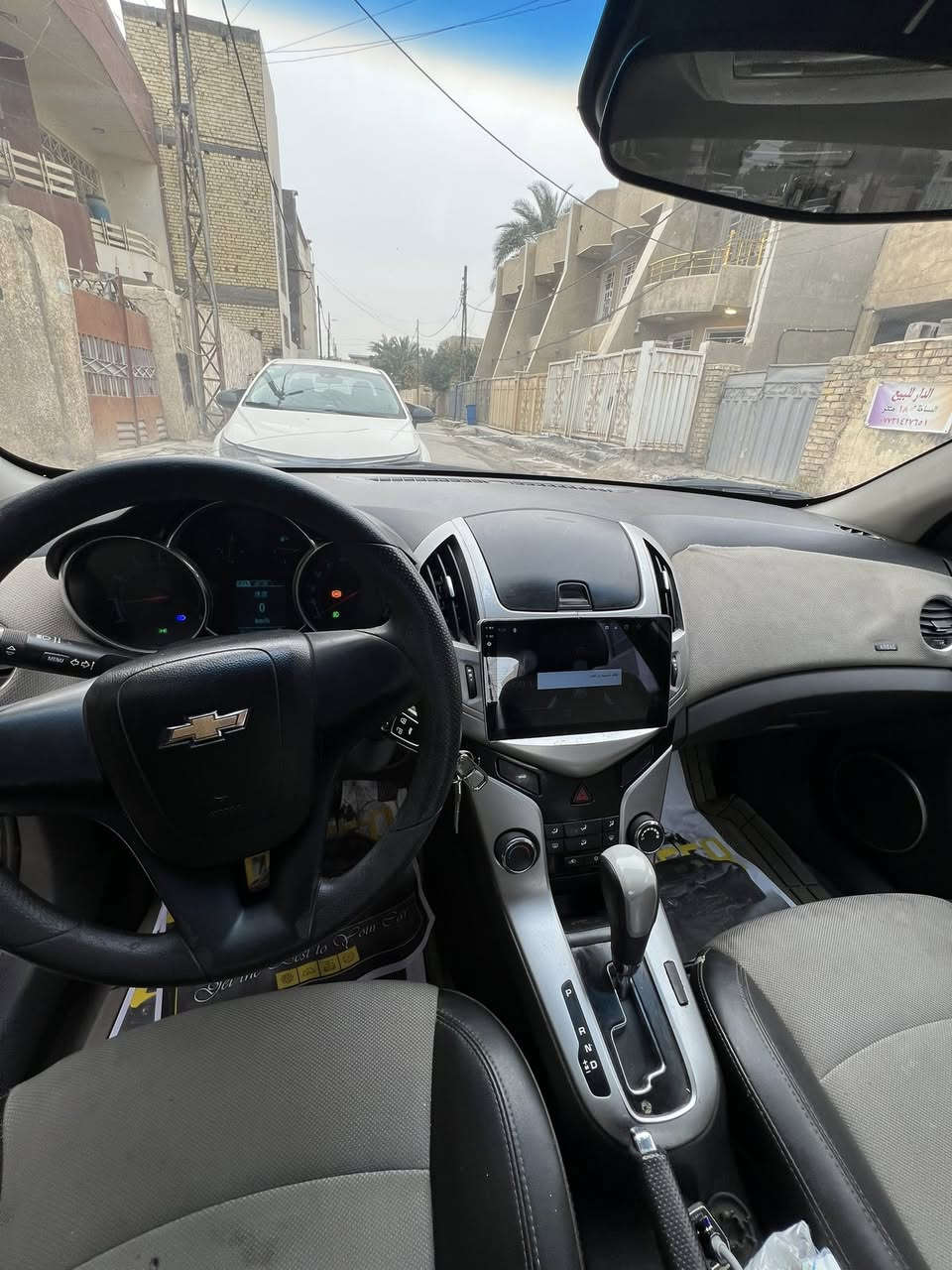 السلام عليكم
شوفرليت كروز 
خليجي 2016 
ماشيه 107 الف بعدهه زيرو مكفوله كير ومحرك
بيه تبديل باب  وباب ثاني بارد وجاملغ وشوي البنيد الضربه موجوده بلصوره 
ب85 $ وبيهه مجال للشراي
***********
