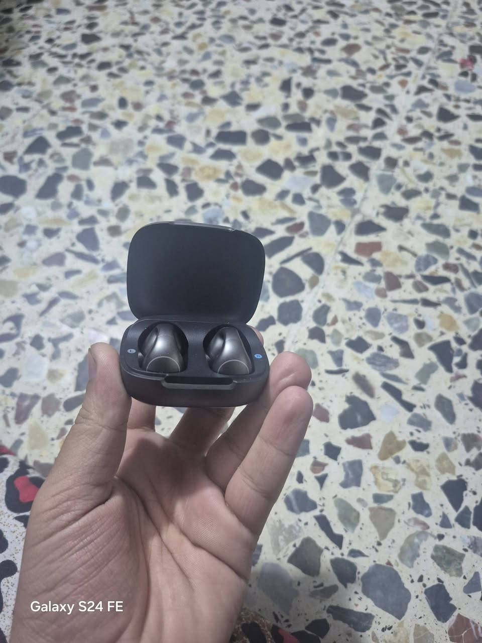 ايربود انكر C40i نضيف كلش ضمان عين الفهد قبل شهر من  اخذته سعره ٨٠ وبيه مجال مكاني بغداد الشعله يوجد توصيل لجميع المحافظات


**إذا كنت صاحب هذا الإعلان وتريد حذفه لأي سبب، رجاءا أرسل رسالة إلى الدعم الفني**