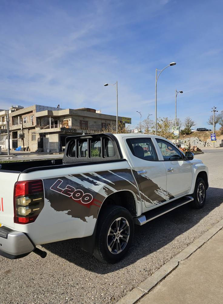 بسم الله الرحمن الرحیم 
میتسوبیشی پیکاب 2020 دەبڵ ئەکسل L200 بێ بۆیاخ- بێ سارد. رەسمی سۆنەرم داناوە . 
دەرجە یەک 1\1  ماشاءالله نمونەیە. 

132 هەزار ڕۆشتووە 
ویل کەپ-سوکان ڤۆلیۆم_شاشەو کامێرا- حاسە-لید و بلاجکتۆر-ئاوێنە کارەبایی- چوارجام کارەبا. 
سەنەوی قەرزار نیە تازە سەنەوی بەسەرچوە. 

گێر و مەکیەنە- دەبڵ ئەکسل - تبرید و گەرمی - تەقەو رەقە- تەحویل و غەرامە- هەمووی بەشەرت. 

شوێن سلێمانی 
***********
*********** السليمانية, العراق
