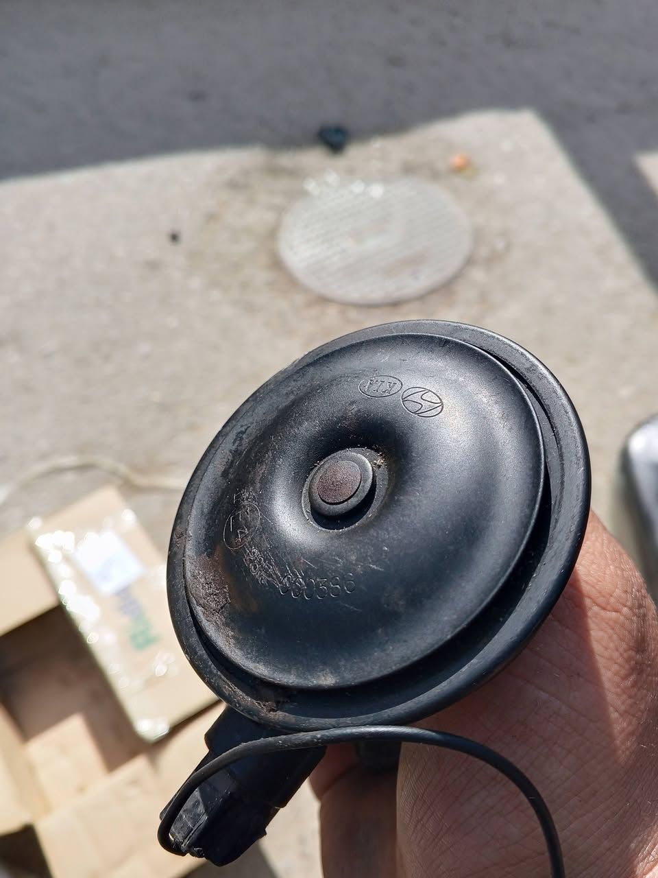 هورن حاويه شرط الشغل 

مع فيش كامله 

جمله ومفرد 
كل انواع سيارات امريكي كوري و يابانية 

وتساب للتواصل ***********
