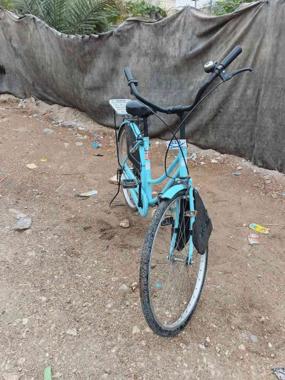 سلام عليكم لايشكل للبيع حجم ٢٦ البايسكل كامل ونضيف زوج تايرات جدد موديل ٢٠١٤ مرتب الخاص مفتوح اتصال على الرقم ***********
