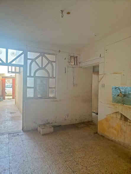 بيت للايجار حي ميسان شارع الجامع على الشارع العام مساحه 100متر يحتوي على غرفه وصاله واستقبال ومطبخ وصحيات وفوك غرفه سعر الايجار 

 300الف واصل ماء وكهرباء كل شهر بشهره 

للاستفسار والمعلومات الاتصال بنا *********** 

او مراجعه مكتب ألروان للوساطه العقاريه والمقاولات العامه 

عنوان المكتب حي ميسان ع الشريط قرب صيدليه الشراع 

عندك بيت عرصه للبيع راسلنه وات ساب وتدلل
#ايجار
