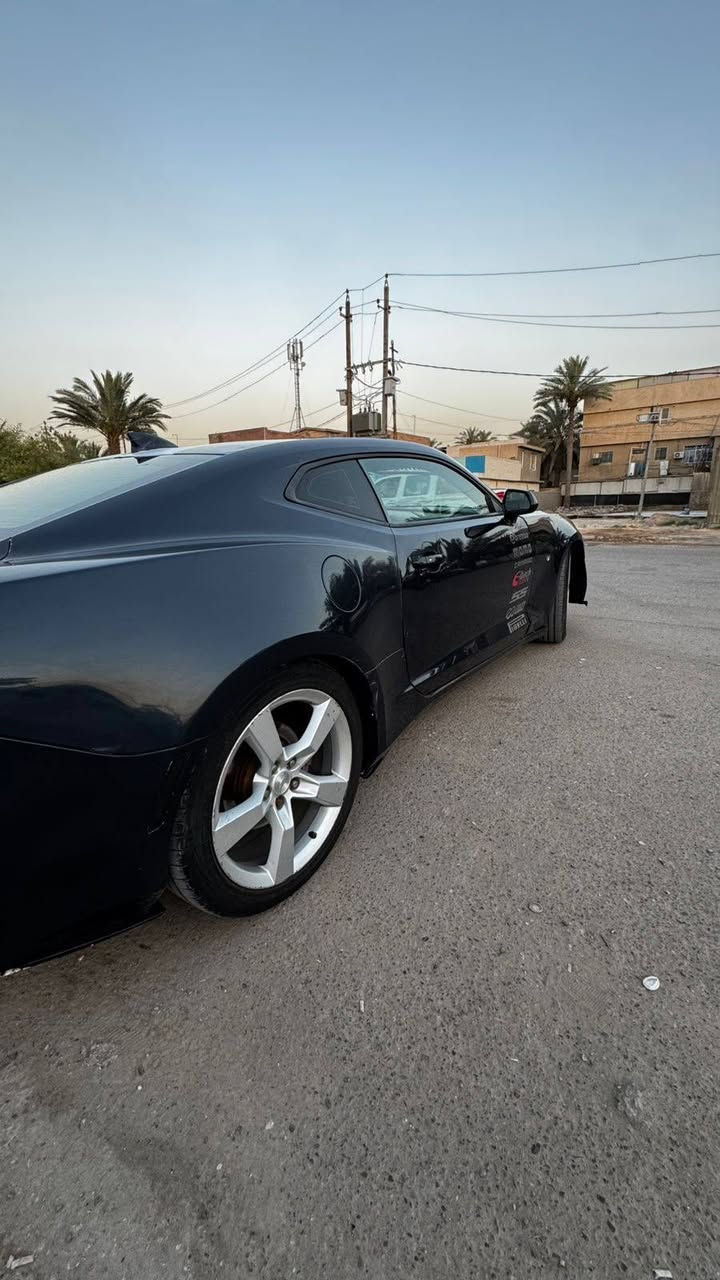 سلام عليكم كمارو 2016سياره فول عداا الفتحه 
كير مكينه نضيفات جدن ) صدر امامي خلفي زين 
مواصفات 
V6 سته سلندر المرغوب 
كامره  دواره 
كزوز رياضي 
سمعات هاردن 
شفتات ستيرن 
٤وضعيات قياده يعني طياره✈️
وهواي مواصفات بعد 
سياره كفاله من لغود وشواصي 
بيع ٣قطع ( اني ابيع حزام ) 
رقم دهوك تحويل ثاني يوم 
سعر 90ونسى تلكه بهيج سعر ( ٩٠وبيها ممجال لطيبين ) وبشي معقول 
العنوان دوره شارع صحه ). 
الاتصال ***********
وتساب ***********
ملاحضه 
سنويه جديده 
هزه جديده 
راعيها عربي تحويل مباشر بغداد, العراق
