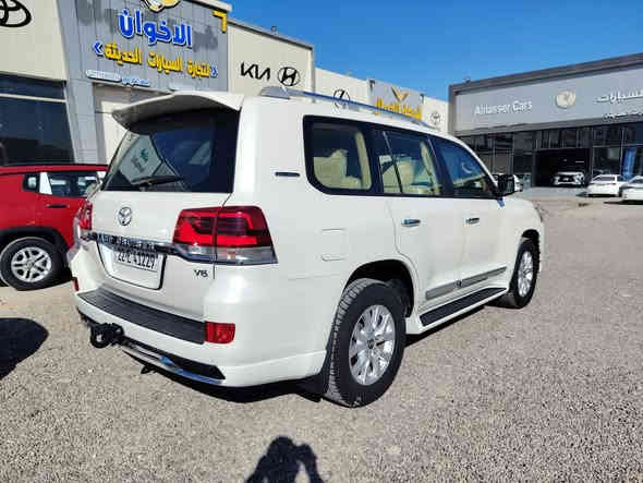 السلام عليكم لاند كروز موديل 2017 ماشيه ٢٤٠ بدون سلايت محرك ٦ سلندر شرط مامفتوح رقم أربيل السياره جاهزه بيها صبغ باب خلفي فقط بدون سلايت مكان السياره تكريت السعر 425 رقم موبايل ***********
