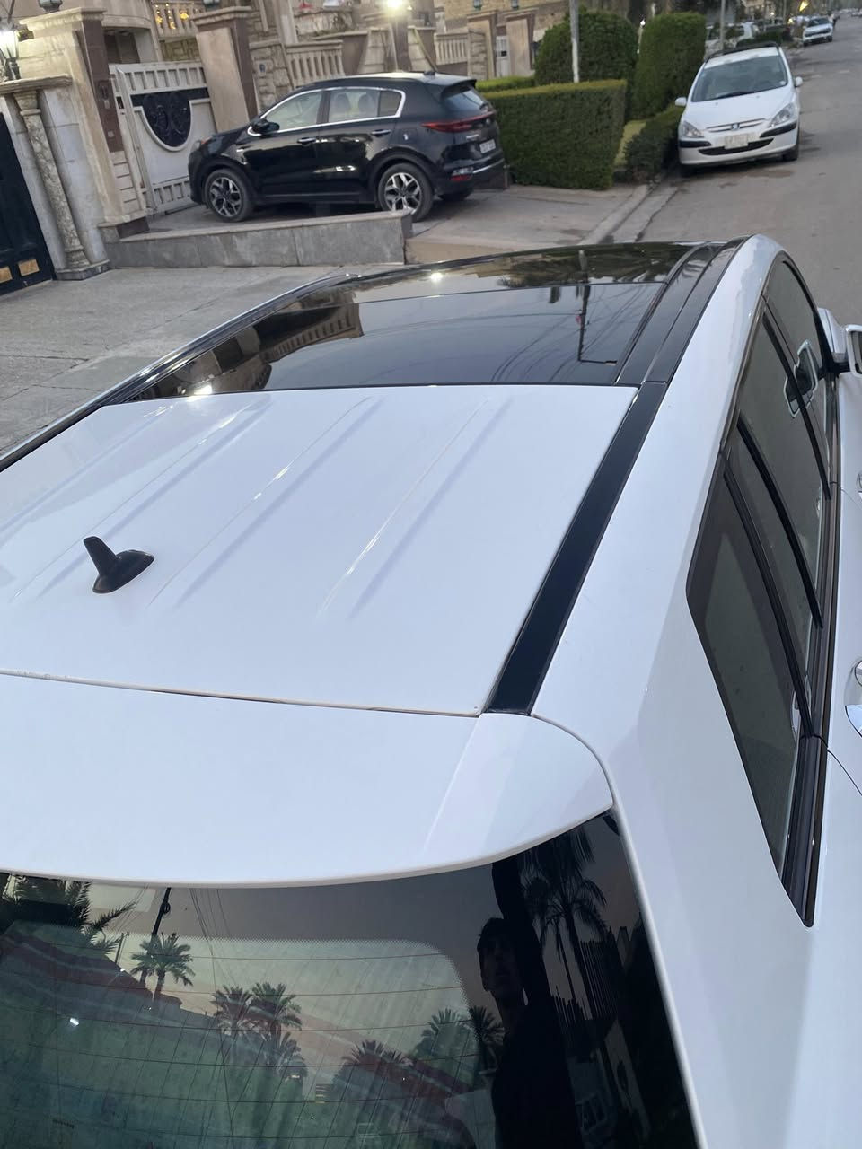 السعر 190 وبيها مجال 
مرسيدس بنز GLK 350
موديل  2013
رقم أربيل 
4X4 فور متيك
السيارة نظيفة جدا خالية من كل نقص 
زيرو مسج
داخل صحراوي جلد 
تدفئة كشنات أمامية
محرك   3500 
6 سلندر
سيدي جنجر 6 أقراص
شاشة كبيرة وسطية وكاميرا خلفية 
حساس مطر
نظام اقتصادي ايكو 
اطفاء ذاتي 
بارك ذاتي عند فتح باب السائق 
ليد أمامي
تحكم ستيرن 
مثبت سرعة 
صندوك كهربائي 
سياره بصمه 
بانوراما 
محرك اقتصادي 
وارد خليجي مكفوله كفاله عامه
بدون صبغ بدون ضربه 
اعلى فئة في glk
فول مواصفات 1/1
مكاني بغداد بلديات 
السعر 190 وبيها مجال للطيبين
الرقم اتصال او واتساب ***********
