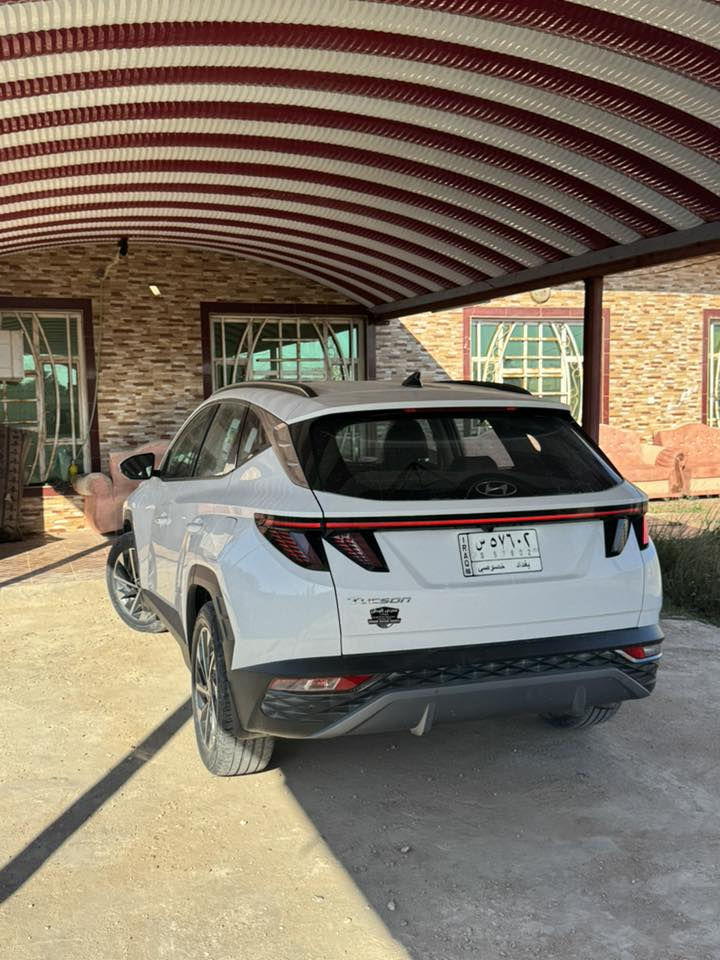 السلام عليكم
معرض الوطن لتجاره السيارات والمكائن الزراعية

هيونداي توسان موديل  2023

رقم بعداد مشروع وطني

المواصفات :-

🔻  

🔴محرك 2.0 لتر DOHC بقوة 150 حصان 

🔴كير بوكس اوتوماتيك 6 سرع 

🔴تشغيل ذكي ( بصمة ) + تشغيل عن بعد 

🔴شاشة Carplay and android auto 

🔴كامرة خلفية دوارة 

🔴تبريد قطعتين 

🔴كراسي كهرباء  

🔴فول تحكم ستيرين 

🔴 دشبول ايباد 

🔴حساس امامي و خلفي 

🔴نظام تشغيل واطفاء الحساسات

🔴نظام تشغيل الكاميرا الخلفية 

🔴 شاحن وايرليس 

🔴 نظام مساعد نزول المنحدرات

🔴اوتو هولد 

🔴هاند بريك كهرباء

🔴 4 وضعيات قيادة 

🔴مانع انزلاق 

🔴ويل كروم

🔸ابـــــعاد السيارة 🔸

الطـــول 480   ســـم 

العــرض  185  ســـم 

الارتـفاع  165   ســـم 

📱🔰للاستفسار الاتصال 

‭0781 563 4737‬
