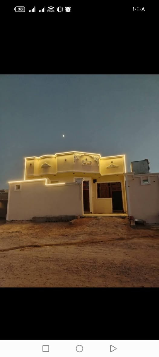 بيت البيع بناء حديث 200متر غرفتين وصاله واستقبال مطبخ ماء مجاري كهربائيات كامله قطعه وياه مساحه 150 رقم 📱 صاحب الدار ***********
***********
