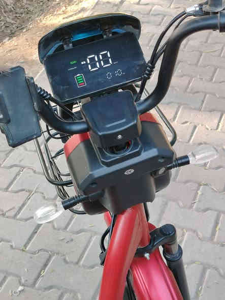 دراجه شحن جديده صار 20 يوم من اخذتها ب650 جديده نضيفه اريدها 525 وبيها مجال
***********
