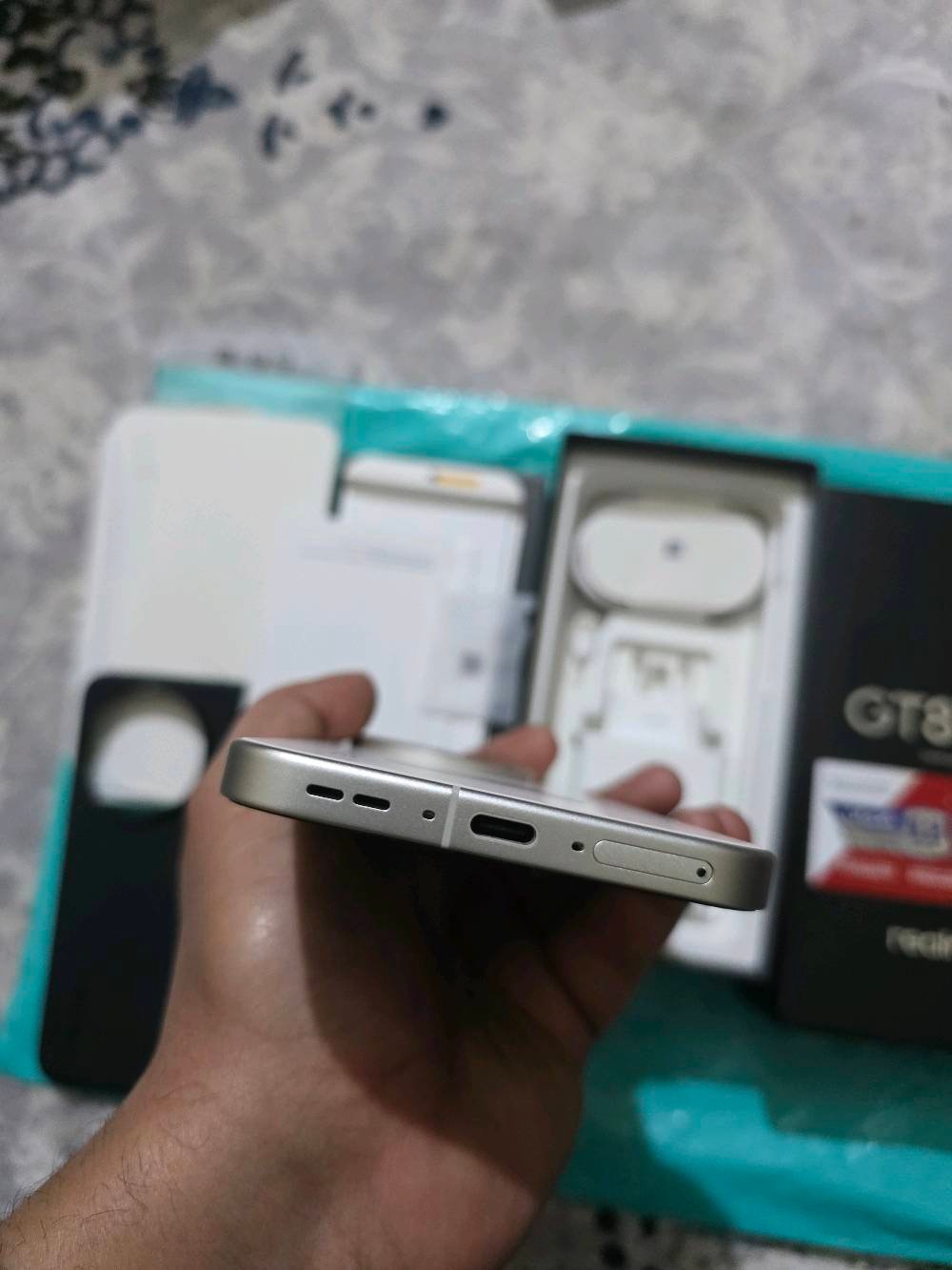 ريلمي gt 8 pro ذاكرة 512 رام16 ضمان سنة كاملة نسخة عالمية استخدام شهر نظافة 100%  شرط ملحقاته ممستخدمه للبيع السعر مليون و150 الف عنواني بغداد اي استفسار عالرقم ***********