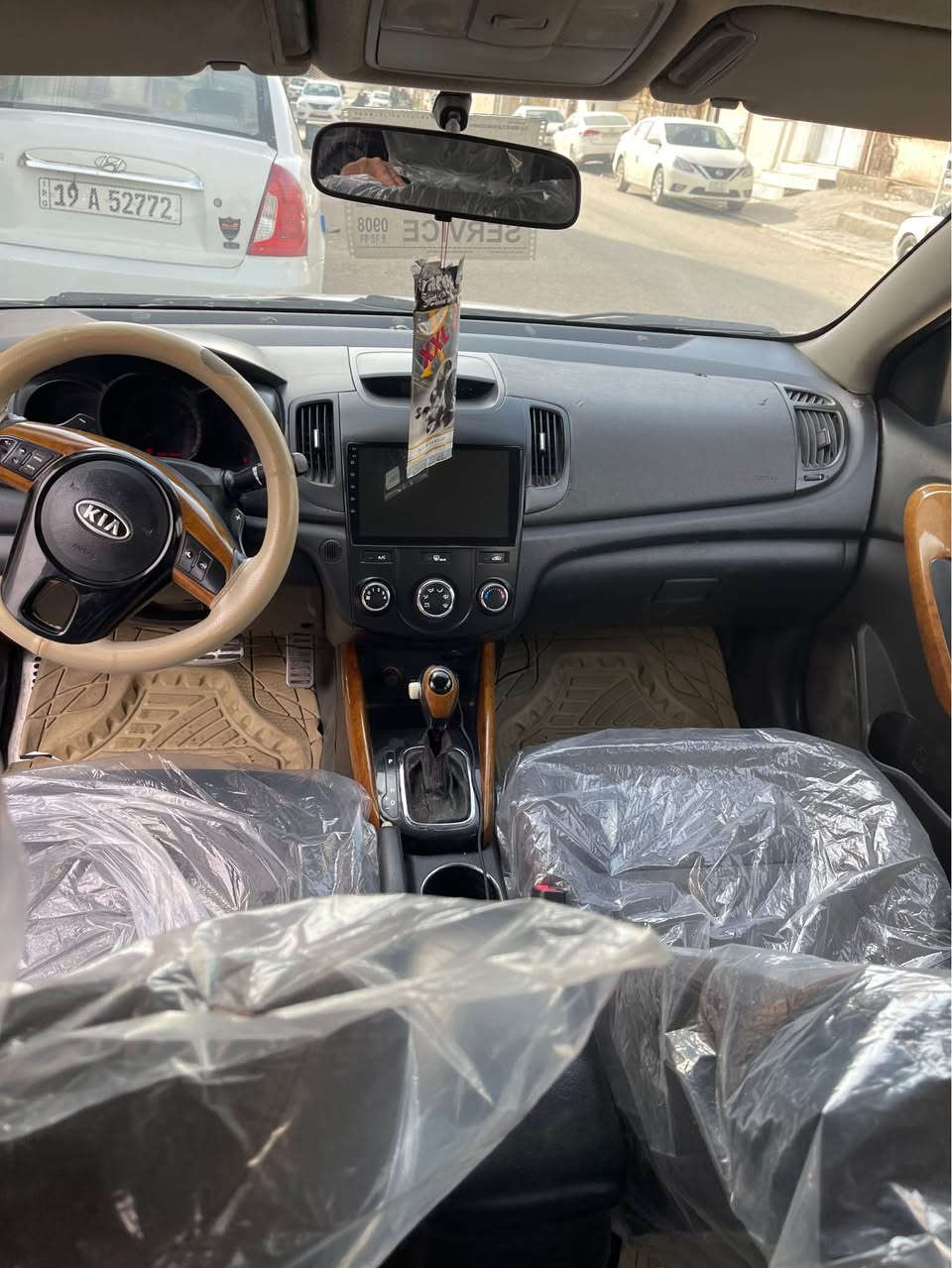 سلام عليكم سيراتو رقم الماني 2013 ماشيه 280 حقيقي سعرها 92 وبيها مجال سياره مال جناي السونار موجود شوفه وتصل شواصي سليمات مابيها ضربه قويه سنويه منتهيه الوكاله بسمي  *********** النجف, العراق
