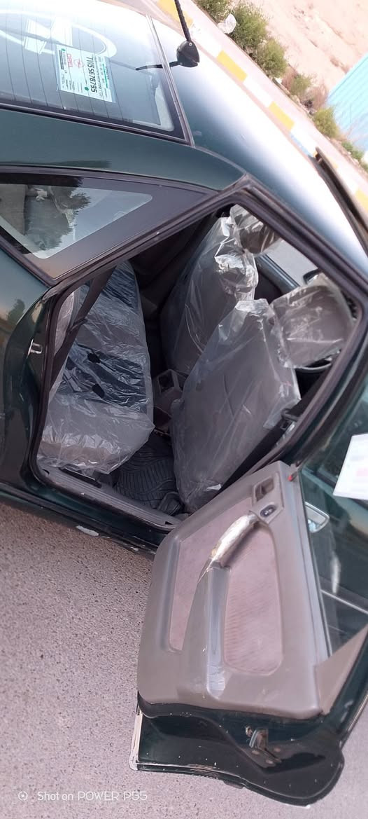 موديل 93  اللون زيتوني
كير عادي / محرك 2000
ايرباك / تنته 
تخم تاير / جام كهربائي 
كيجات كلها شغالة 
بيها مكانت صبغ 
بنيد مبدل غير لون ومغلف فابلون 
راعيها بحقلانية شرط التحويل 
سنوية نافذة صارلها 15 يوم 
عليها غرامة 200 الف تحول وتجيبلي وصل الغرامة وانطيك ال 200 المهم ال 200 عليه تجيب الوصل وتستلم 200
مكانها الانبار حديثة / الحقلانية 
السعر 33وبيها مجال قليل 
 
***********
