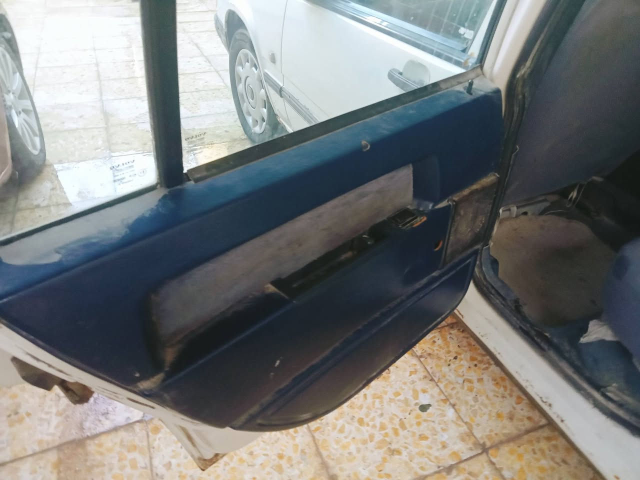 يالسلام عليكم 740 موديل 92 رقم نجف سنوية منتهية 2024 محرك بلاد بخاخ بيه بخار كير عادي سيارة مكفوله ضربه قوية وصبغ بيها صبغ بدوسات وجاملغ خلفي بدون ضربه سيارة خليجية اصل تبريد نقصها كمبريسر حدادية مشط كاردن كله جديد كيجات كله شغال باتري جديد 
مكاني ناصرية سعر 33 بيه مجال قليل 
***********
***********
