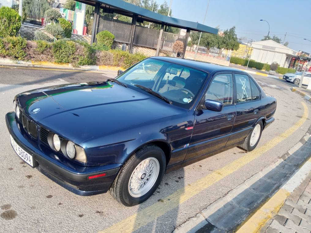 السلام عليكم بي ام 525 كبس کير توماتيك تبريد تدفئه كامل كهربائيات كامل محرك  کير بالشرط   سنوي لحد 30  بطاقه بنزين بي  شرط ضربه ما ابي خياس مابي طاخم صدر كامل شرط کارد شرط  غرفتها بلادي حيل حلو مكان حي الخضراء ،، سعر ،،، 63 بي مجال ،،،*********** كركوك, العراق
