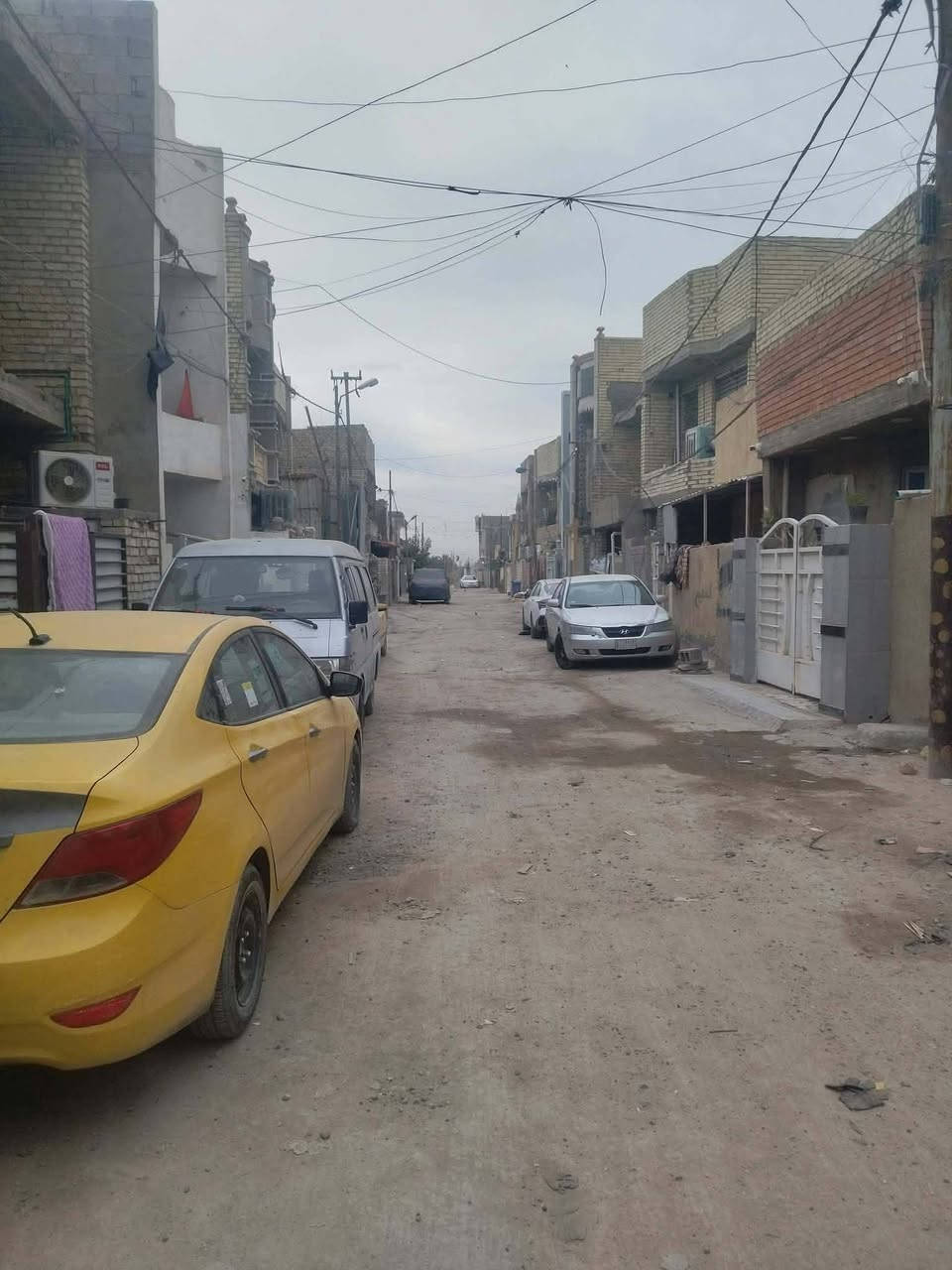 بيع مستعجل سعره مناسب جدا
دار للبيع مساحة 65 متر – سند زراعي 25

يتكون من: 3 غرف نوم – بناء سنة 2025

الموقع: بغداد/الدوره/ منطقة الشهداء – أبو دشير قرب مستوصف التحدي يم حسينية ام البنين

السعر ٦٨ وبي مجال قليل 

***********☎️ ابو فاطمه
