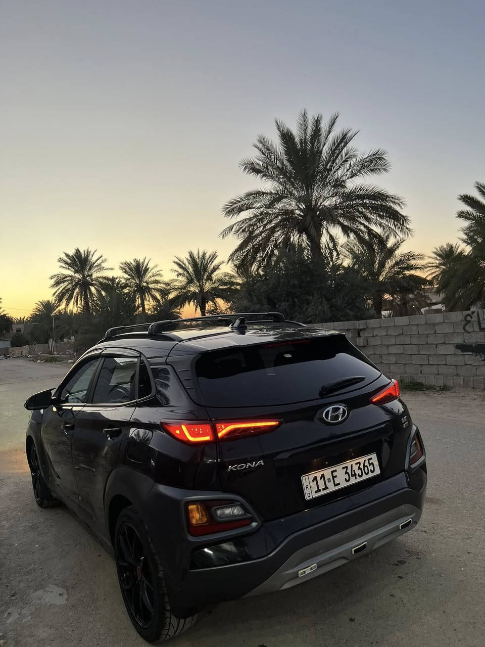 كونا موديل ٢٠٢١ 
١.٦ تيربو ✈️
كير دبل كلج ٧ نمر كلش قوي
السياره فول مواصفات عدى الفتحه 
٤ بصمات 
رادار وحساسات ونقطه عمياء 
اوتو ستوب 
تدفئه بالمقاعد 
لايتات زينون دوار ويه الستيرن 
فول تحكمات ستيرن 
صدر السياره بحاله ممتازه 
سستم سماعات انفنتي بلادي 
نضام منحدرات وفور ويل 
السياره نضام سبورت وعادي تريدها اقتصاديه هادئه ترهم تريدها تقلع ووتتونس بيها هم ترهم 
عليها تخم تاير دنلوب ياباني اصلي 
السياره خير من الله ترايها وين متريد 
مكاني الدوره  
رقمي: ***********

ملاحضه : للمراوس وينطي فرق يفضل ♥️

