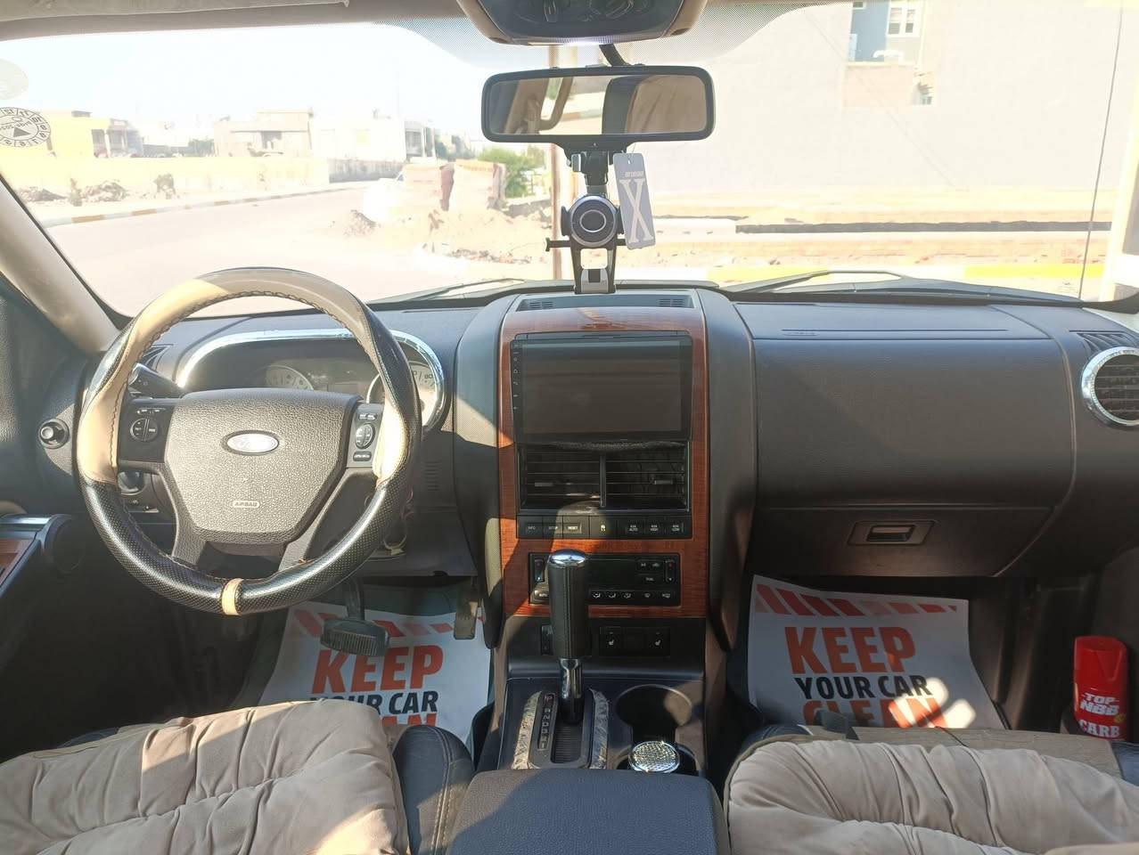 فورد اكسبلورر2008
مواصفات ايدي باور اعلى فئة
بيهة شوية بارد وشكم شخط
بدون صبغ
رقم اربيل
مكان ديالى بلدروز 
سعر 113$
***********
