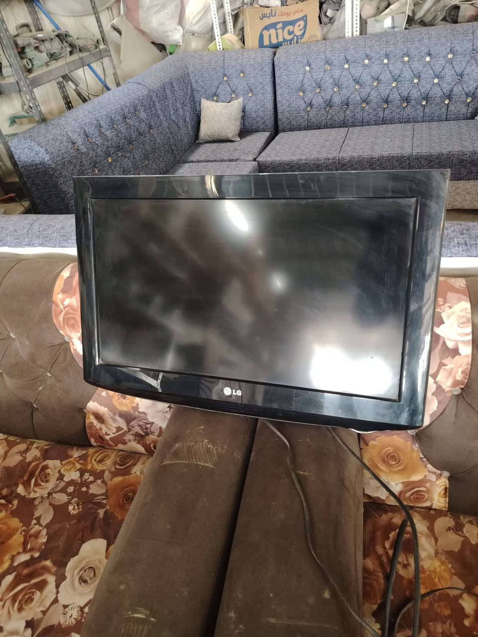 وعلئ بركت  الله  يتوفر في مجمع  دبي دواوين 11 مقعد بلوك اسود غير مستخدم ضمان سنتين  وكاونترات جديده وغسالات جديده مواد منزليه اخرئئ ومكانيس كهربائيه   وسنكيات. جديده غير مستخدم توجد  خدمه توصيل 
العنوان البكرلي الثالثه شارع مدرسه ابن طاوس مجمع دبي واتساب ***********
